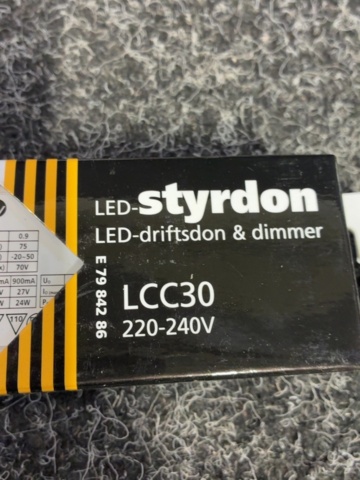 1605548-8 4 st LED-styrdon VADSBO LCC30