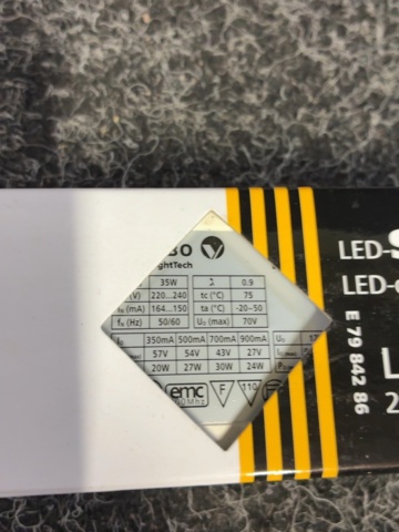 1605548-9 4 st LED-styrdon VADSBO LCC30