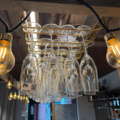 1548283-4 Glashängare med samling av diverse glas