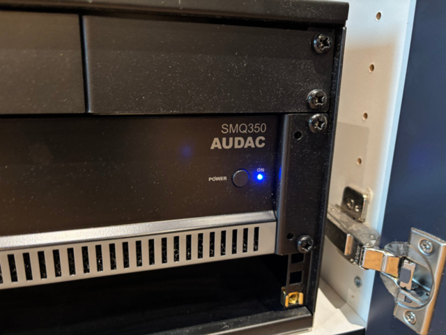 1548285-7 Ljudanläggning med högtalare, subwoofers och mikrofonutrustning - Audac / Sennheiser m.fl.