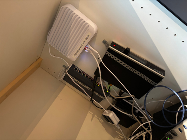 1548285-9 Ljudanläggning med högtalare, subwoofers och mikrofonutrustning - Audac / Sennheiser m.fl.