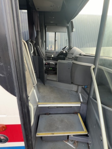 1594888-23 Bus - Volvo B9R 4X2 9700S -2010