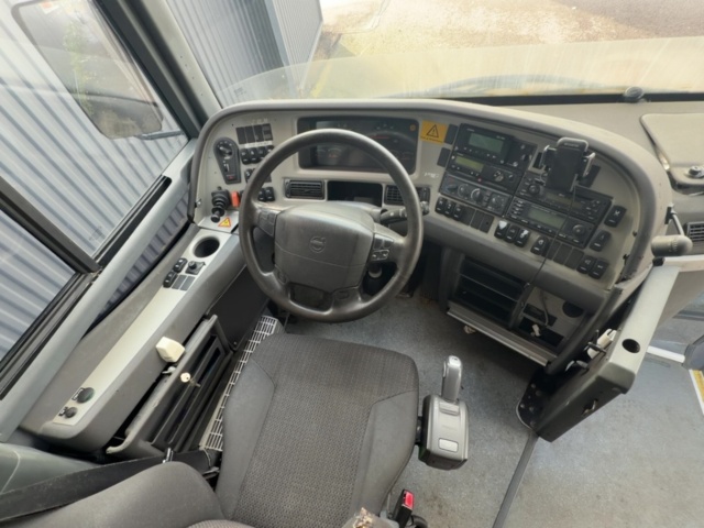 1594888-25 Bus - Volvo B9R 4X2 9700S -2010