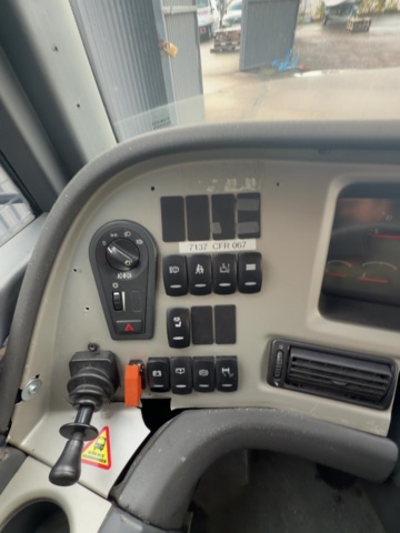 1594888-26 Bus - Volvo B9R 4X2 9700S -2010