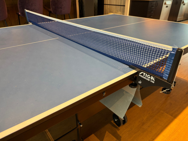 1548294-5 Pingisbord med tillbehör och ståbord - Stiga Action Roller