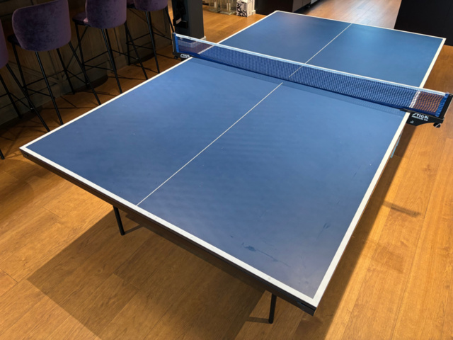 1548294-4 Pingisbord med tillbehör och ståbord - Stiga Action Roller