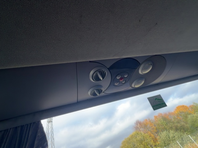 1594888-37 Bus - Volvo B9R 4X2 9700S -2010