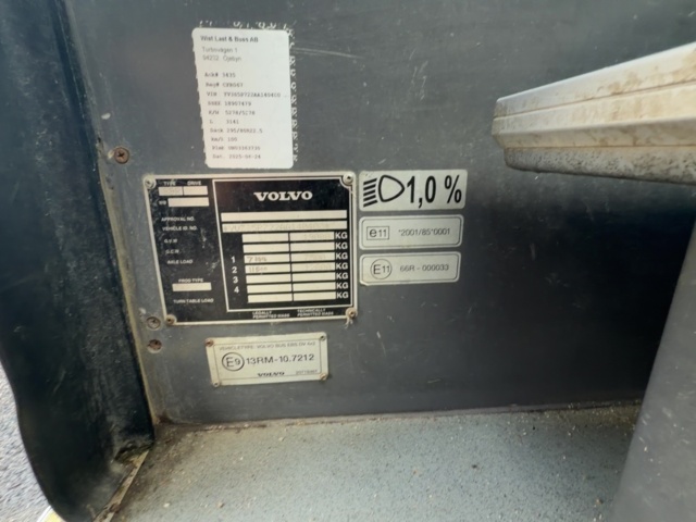1594888-48 Bus - Volvo B9R 4X2 9700S -2010