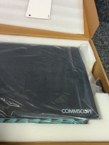 1605533-5 Fiberpatchpanel med tillbehör - CommScope FMS-K1BI-S5M4-24-SP-EU