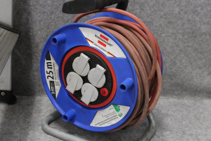 1558727-3 Nätaggregat, elkabel m.m.