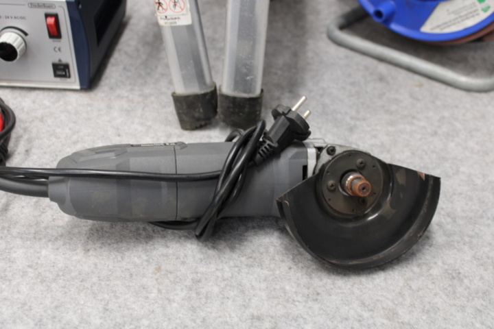1558727-5 Nätaggregat, elkabel m.m.