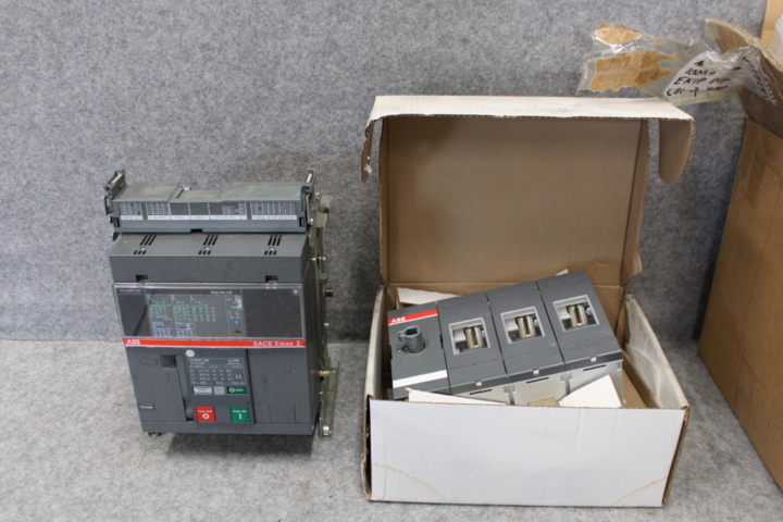 1558746-2 Kraftbrytare ABB 4 st