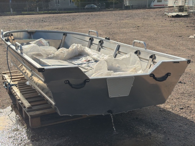 1605810-3 Aluminiumbåt 3,8m | För 4 personer | Lyfco