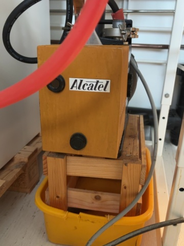 1549159-3 Labratorieutrustning - Büchi Rotavapor R-200 med värmebad, Hemle centrifug och Edwards vakuumpumpar