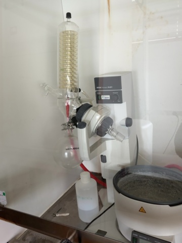 1549159-9 Labratorieutrustning - Büchi Rotavapor R-200 med värmebad, Hemle centrifug och Edwards vakuumpumpar