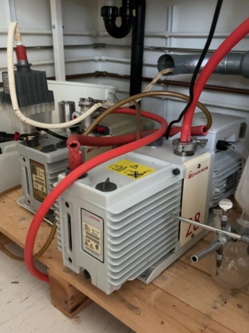 1549159-14 Labratorieutrustning - Büchi Rotavapor R-200 med värmebad, Hemle centrifug och Edwards vakuumpumpar