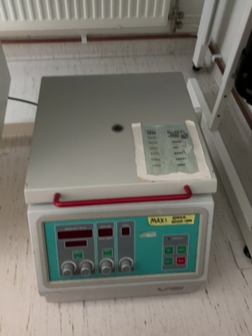 1549159-23 Labratorieutrustning - Büchi Rotavapor R-200 med värmebad, Hemle centrifug och Edwards vakuumpumpar