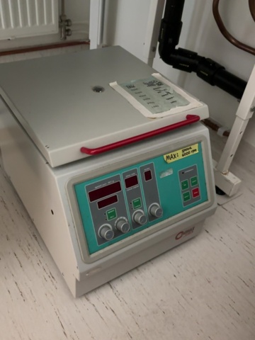 1549159-25 Labratorieutrustning - Büchi Rotavapor R-200 med värmebad, Hemle centrifug och Edwards vakuumpumpar