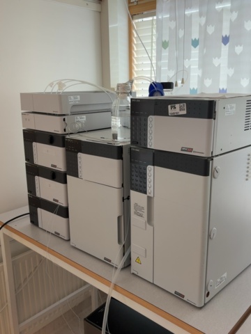 1549161-2 HPLC/UHPLC-system med dator – Shimadzu Prominence UFLC XR