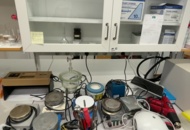 1549163 Laboratorieutrustning – magnetomrörare, värmeutrustning och Eppendorf MiniSpin