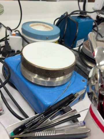 1549163-5 Laboratorieutrustning – magnetomrörare, värmeutrustning och Eppendorf MiniSpin