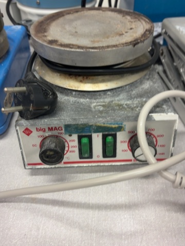 1549163-7 Laboratorieutrustning – magnetomrörare, värmeutrustning och Eppendorf MiniSpin