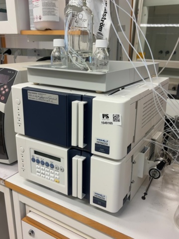 1549165-1 HPLC-system – VWR Hitachi Chromaster med laptop