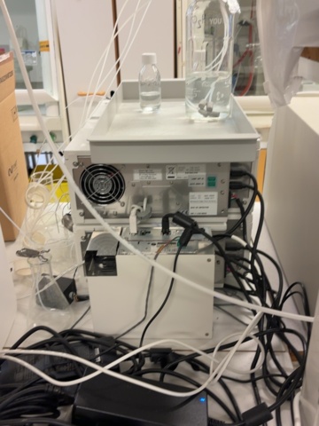 1549165-12 HPLC-system – VWR Hitachi Chromaster med laptop