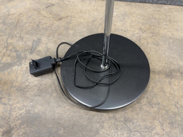 1605894-4 Golvlampa Alba LEDSWING