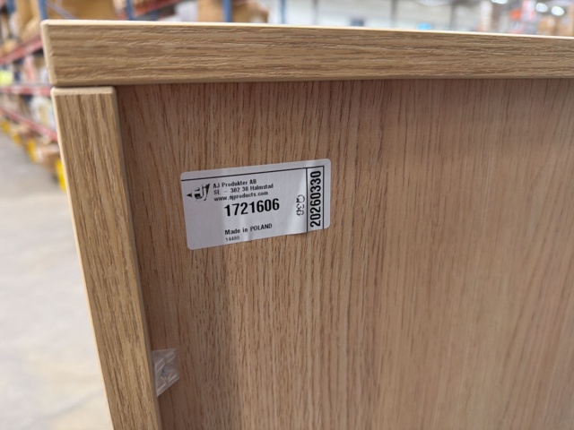 1605927-6 Skåp QBUS Låsbara skjutdörrar 1252x800x400 mm, ek