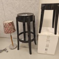 1564950-1 2st Kartell pallar samt 2 lampor