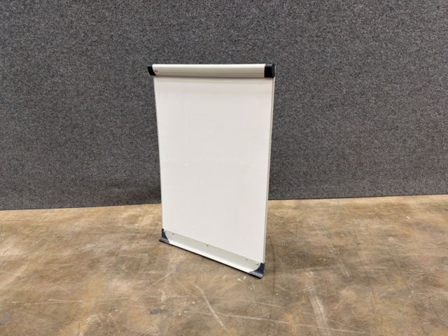 1605948-1 Presentationstavla på stativ 700x1000 mm