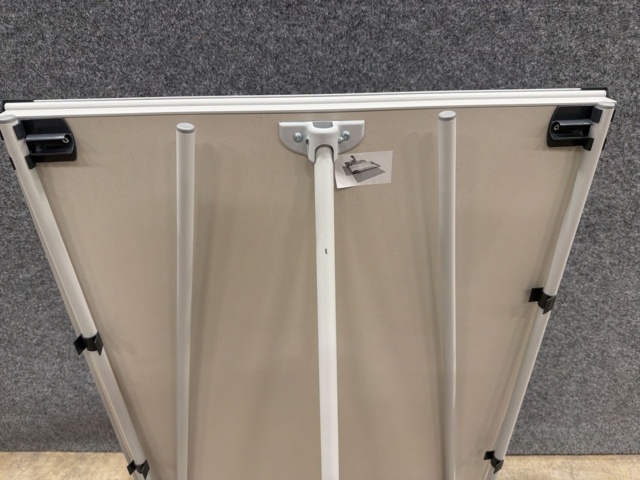 1605948-5 Presentationstavla på stativ 700x1000 mm
