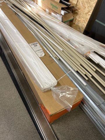 1600341-10 Parti med byggmaterial