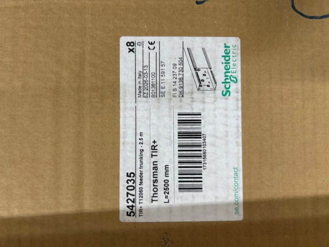 1600341-11 Parti med byggmaterial