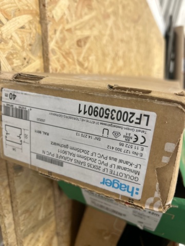 1600341-14 Parti med byggmaterial