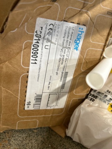 1600341-16 Parti med byggmaterial