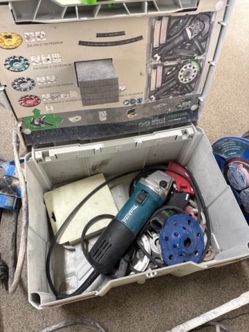 1600320-3 Betongslip och blandmaskin (Makita & Festool)