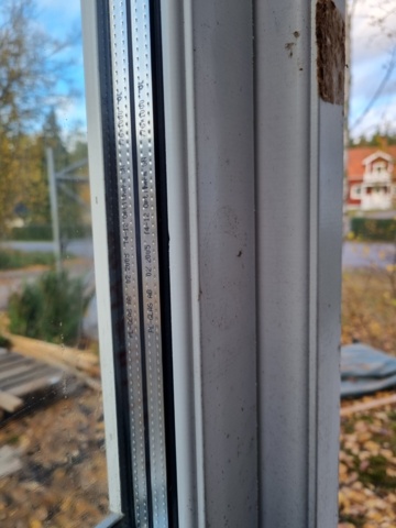 1408061-2 Vitmålad dörr med isolerglas