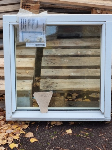 1408067-1 Öppningsbart fönster med isolerglas