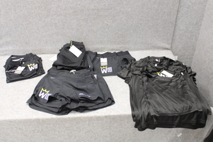 1558757-1 Lot of women's workout clothes, approx. 53 pieces