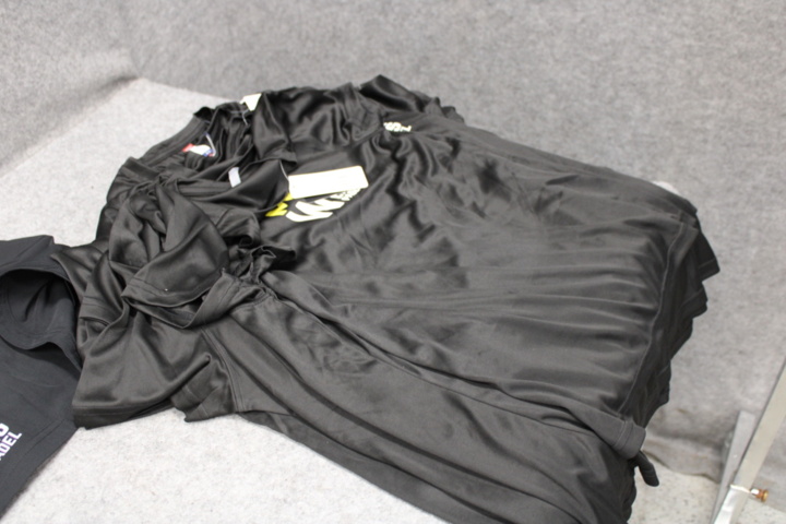 1558757-6 Lot of women's workout clothes, approx. 53 pieces