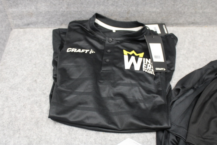 1558758-4 Lot of men's workout clothes, approx. 18 pieces