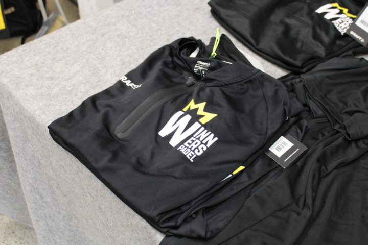 1558758-6 Lot of men's workout clothes, approx. 18 pieces