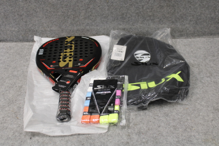 1558764-2 Padelrack Siux Genesis Hybrid inkl fodral och tejp