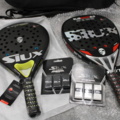 1558766-3 Två padelrack, ryggsäck och grepptejp