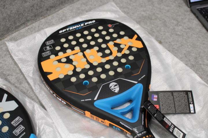 1558777-4 Två padelrack Siux