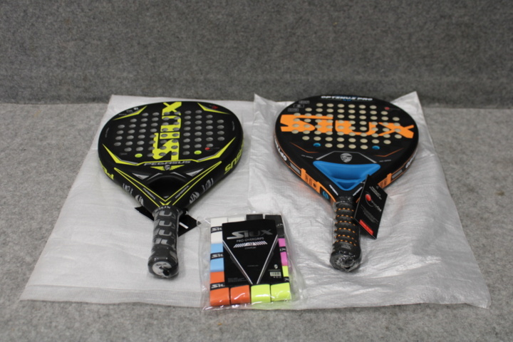 1558778-2 Två padelrack Siux