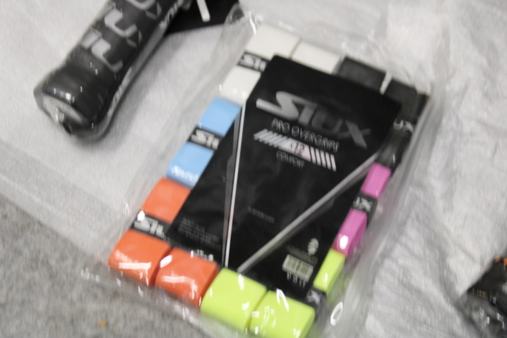 1558778-4 Två padelrack Siux
