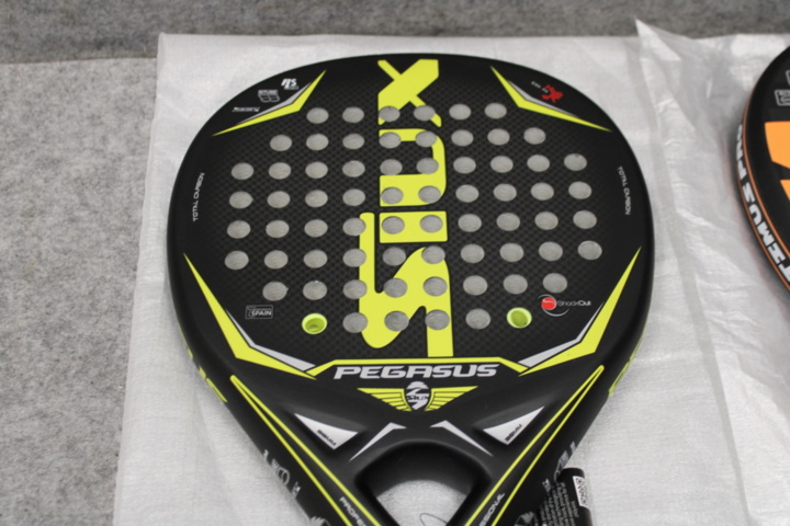 1558778-7 Två padelrack Siux